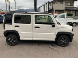 お車の車検・オイル交換・修理・鈑金塗装・ガラス修理・デントリペア・ボディコーティングなども幅広く対応しております。その際は無料で代車を貸し出し致します。車の事は何でもお任せください！