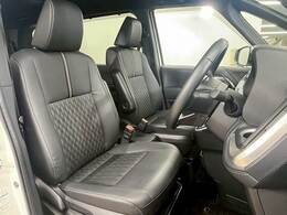 【ハーフレザーシート】を装備しており、車内の高級感がアップしております☆