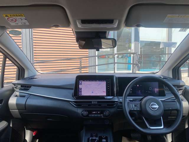 運転席周りの視界もよくハンドルも軽い取り回しなのですごく運転がしやすい車です。