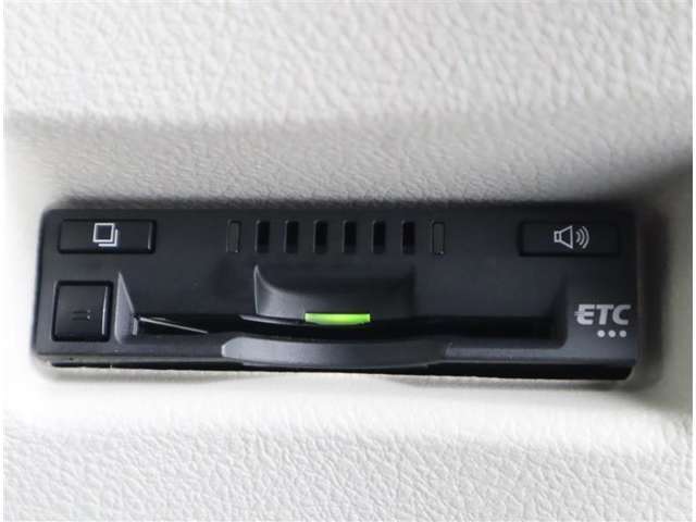 ETC車載器付きです。高速道路の料金所もスムーズに通過できます！