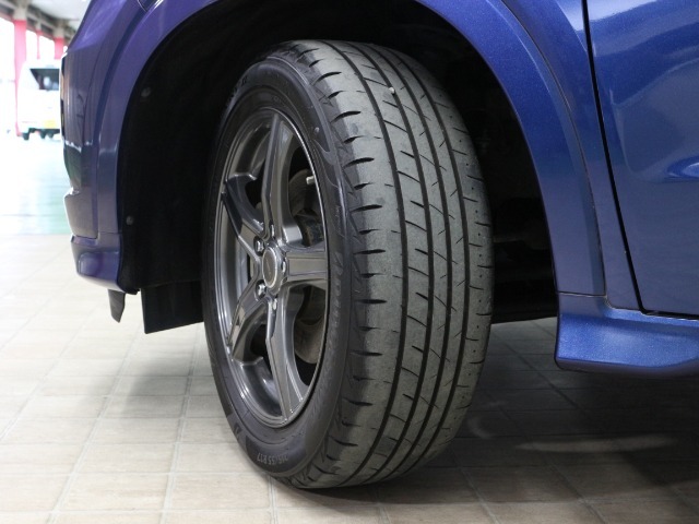 自社で新車＆中古車販売時の下取り車から厳選されたお車を多数展示しております。