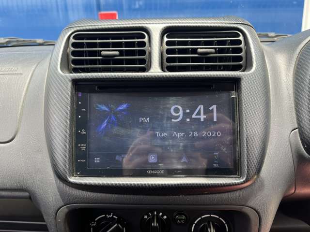ケンウッド製のオーディオが装備されております。BluetoothやDVD再生などにも対応しております。なかなか使い勝手のいいオーディオです。