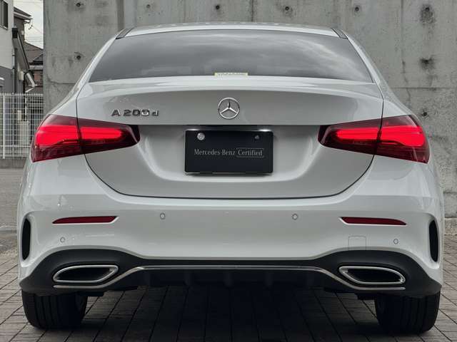 メルセデス・ベンツの定める厳しい基準をクリアしたお車のみをご案内させて頂いております。アフターサービスもご安心下さい。メルセデスのために開発された最新鋭設備の専用工場を整えております。