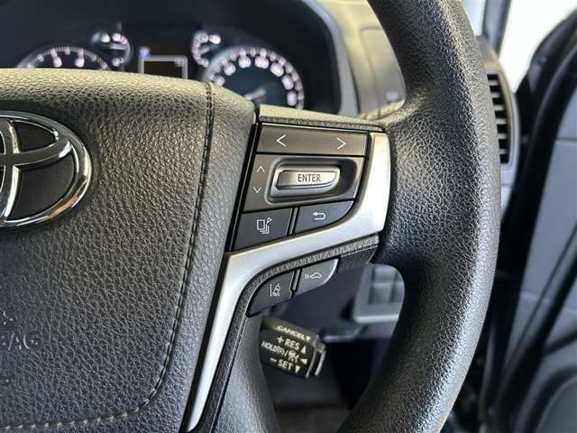 車線逸脱防止装置の「レーンキープアシスト」もついています。万が一のよそ見運転で車線をはみ出しても知らせてくれます♪あると便利な機能ですね！