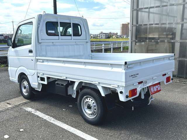 当店の届出済未使用車、中古車ご購入希望のお客様には一度ご来店いただき現車をご確認いただいております。遠方からの場合ご足労お掛けしますが一度ご来店をお願いします。