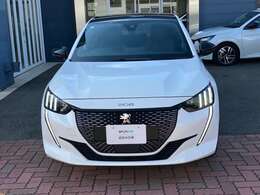 認定中古車は新車登録から9年以内のディーラー車を点検整備。プジョーを知り尽くした正規ディーラーが源泉した高い品質のクルマだけをお届けいたします。