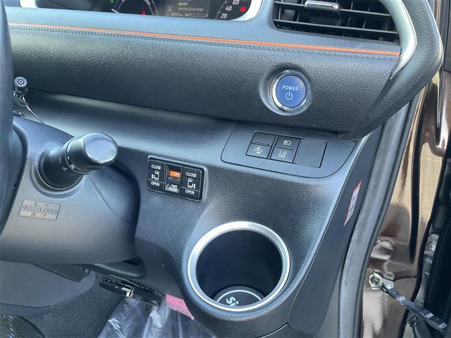 久留米みやき店では、洗車機のご利用も可能です。水洗い洗車からコーティング洗車まで誰でもご利用可能です。
