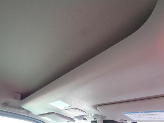 オーバーヘッドシェルフ付きです。