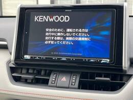 【大画面ナビ】人気の大型9インチナビを装備。存在感のある大画面はインパクト大！ナビ利用時のマップ表示は見やすく、テレビやDVDは臨場感がアップ！いつものドライブがグッと楽しくなります