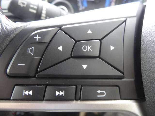 ステアリングスイッチ☆　インパネや、オーディオの操作ができます！
