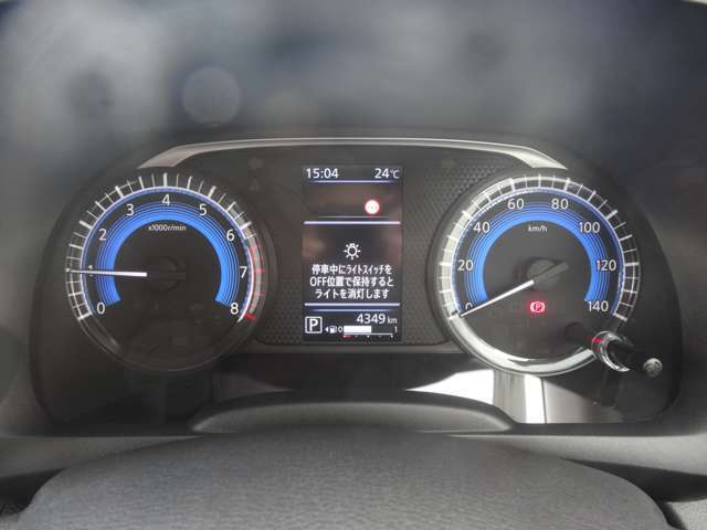 視認性の良いメーター類です☆