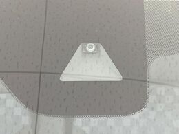 【エマージェンシーブレーキ】走行中に前方の車両等を認識し、衝突しそうな時は警報とブレーキで衝突回避と被害軽減をアシスト。より安全にドライブをお楽しみいただけます。