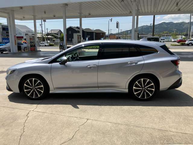 当店での購入特典として、ガソリン給油がお得に出来たり、オイル交換が無料で付いてきたりと嬉しい特典があります。車検や整備もお得に出来ますので、この機会にぜひご検討下さい。