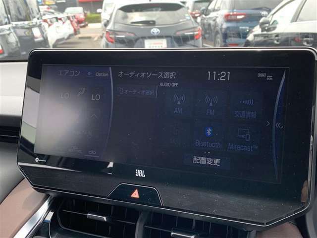 Bluetooth(ブルートゥース）接続機能付き。　CDを車に持ち込む時代ではなくなりましたね。　お気に入りの音楽はスマホから♪