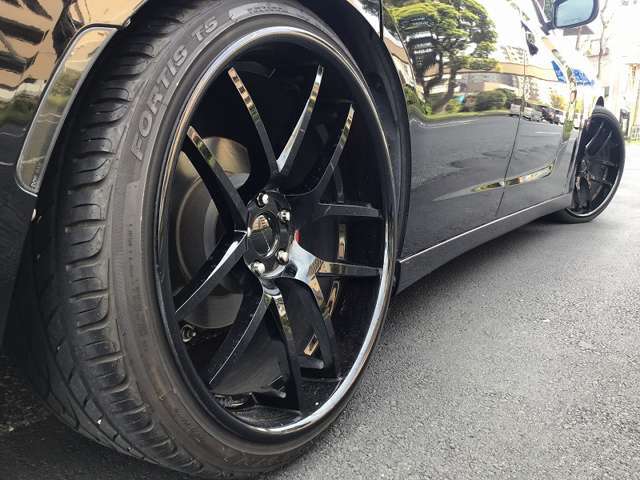 別途費用でお好きなホイールに変更可能です