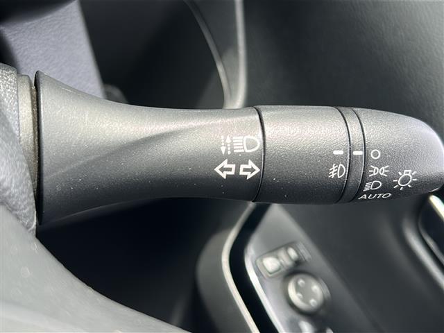 【　オートライト　】オートライトなのでライトの点け忘れを気にすることなく運転が出来ます♪