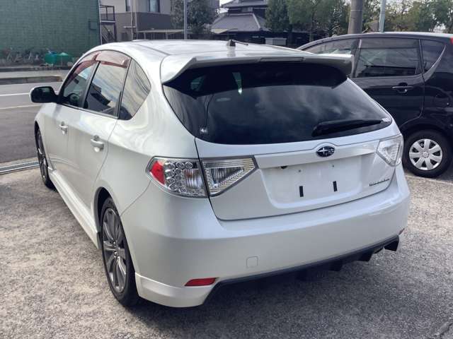 プライバシーガラス付きです。