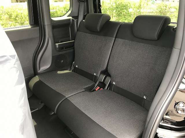 ご購入後には洗車も欠かせませんよね！？当店では、洗車のプロが普段お手入れが行き届かない箇所も済み済みまで綺麗にしています！