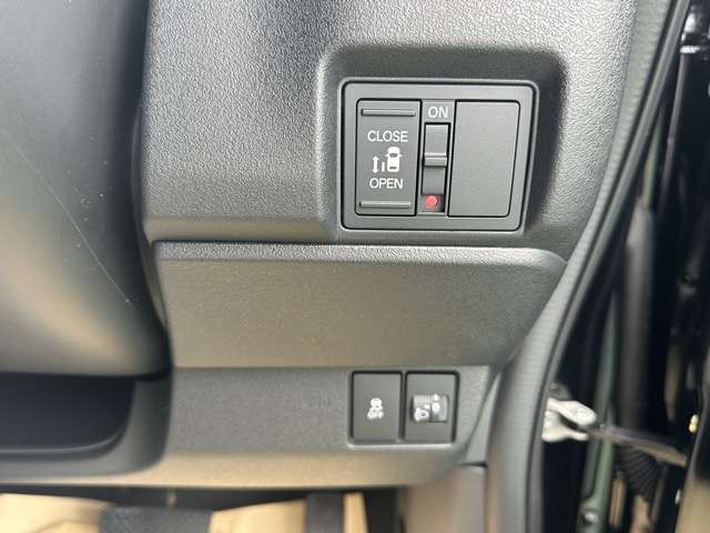 ★納車前に、当社の指定工場で納車前点検を行って納車しますので、安心してお乗りいただけます！もちろん、点検料は車両本体価格に含まれています！