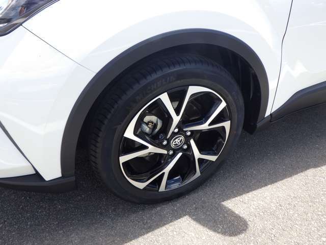 下取車がございましたら、査定させていただいて下取価格を乗り出し価格から差し引きいたします。どんなお車も下取価格として計上いたしますので、なるべく下取車にお乗りになってご来店くださいませ。