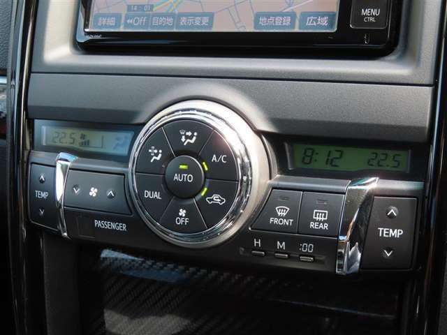 オートエアコンで車内はいつでも快適です♪