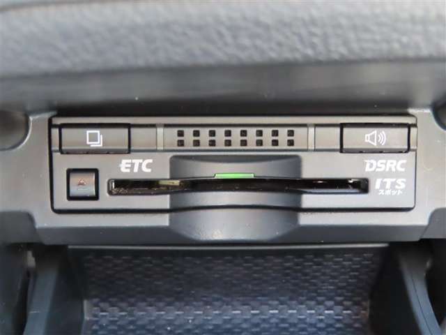 ITSスポットでの渋滞回避支援や安全運転支援などの恩恵を受けることができるETC2.0。