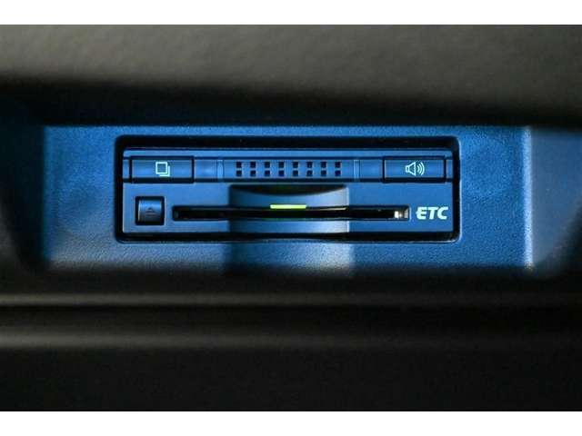 ETC車載器です。　高速・有料道路の料金をキャッシュレス、スムーズに通過できます。