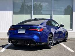 Emergency Service 365日24時間体制で、万一の故障などのトラブルに対応。応急処置のアドバイスのみならず、保証期間中は出張修理やレッカーなどの手配、さらにはお客様の代替交通手段やホテルの確保を行います。