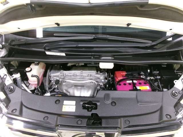 まるまるクリンでエンジンルームもピカピカ。