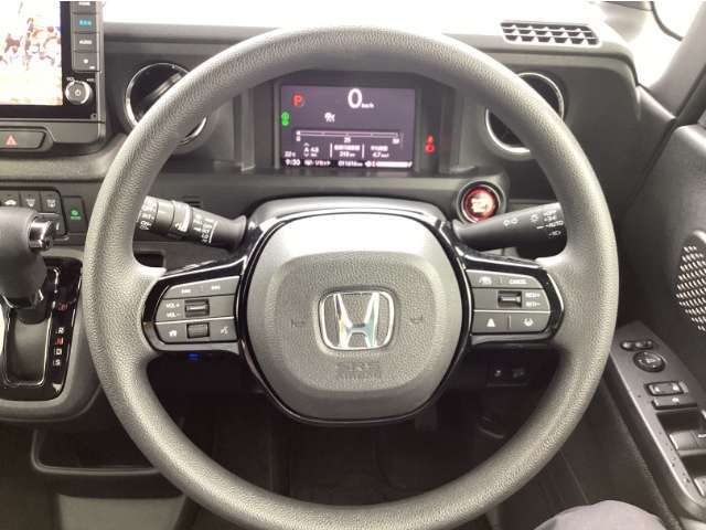 ☆HONDA　SENSING☆★衝突軽減ブレーキ・誤発進抑制機能・路外逸脱抑制機能など安心安全快適に運転できる装備を搭載しております★