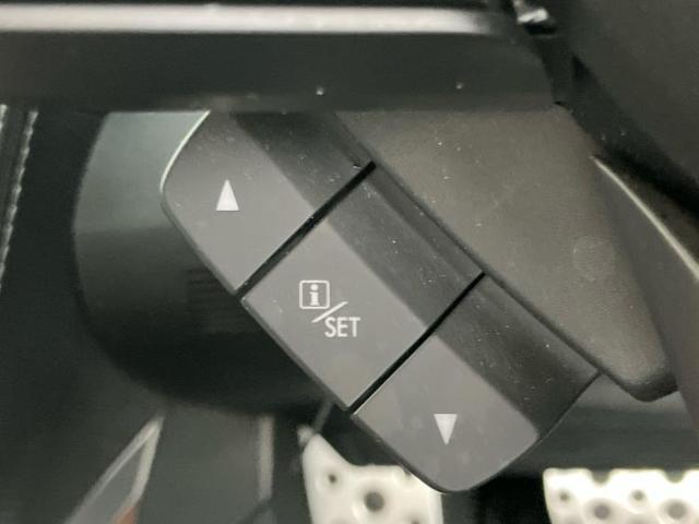 WECARSの展示場では実際に見て、触ってお車をお選びいただけます！知識の豊富な営業スタッフが様々なカーライフをご提案いたします！