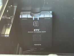 【ETC】高速道路の料金所をストレスなく通過！話題のスポットやサービスエリアに多い「スマートIC」利用時は必須のアイテムです。当店でセットアップを実施、ご納車当日からすぐにご利用いただけます！