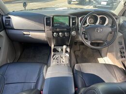 グループ総在庫数約30，000台！！全国の系列店からメーカー・車種問わずご紹介出来るので、あなたにピッタリのお車が見つかるはずです♪まずはお問い合わせ下さい☆