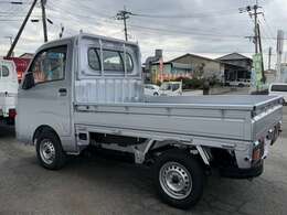 お客様が長く、安心して乗ることができる車を販売することを心がけております。