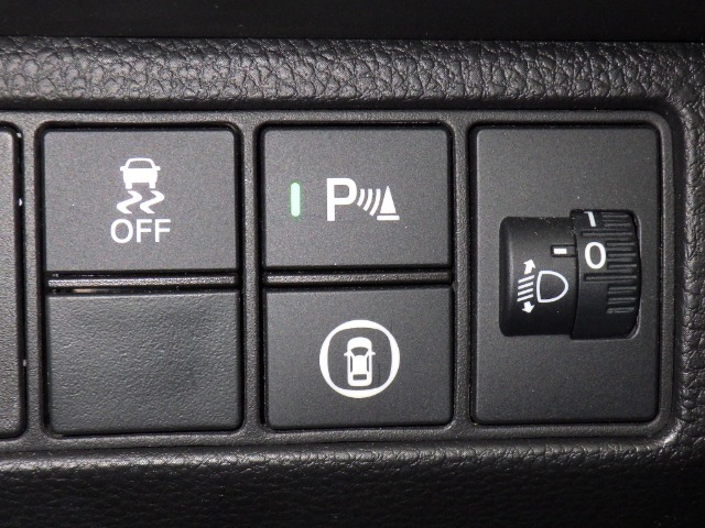 ホンダセンシング搭載！誤発進抑制機能・路外逸脱抑制機能・歩行者事故低減ステアリング・車線維持支援システム・先進車発進お知らせ機能など多彩な先進安全機能でより安全で快適なドライブを支援します。