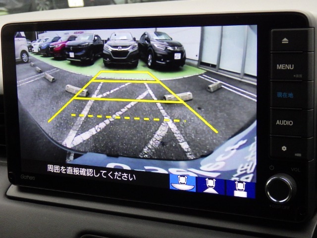 ◆◆バックカメラの画像です。ガイドラインがスムースな車庫入れをサポートいたします！車庫入れの安心感がアップしますね☆