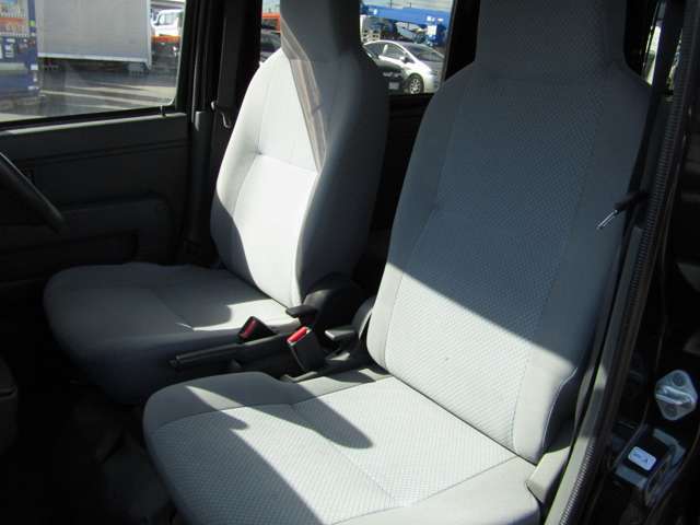 格安プランから自社保証プラン、3年長期保証プランなど保証内容も充実●当社スタッフがお客様に合った保証プランをご提供させて頂きます●ご遠方の方でもお近くの整備工場、ディーラーさんで保証を受けられます●