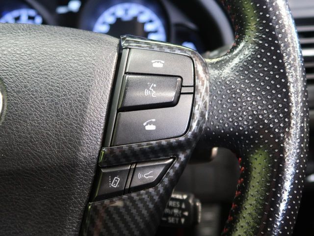 【トヨタセーフティセンス】走行中に前方の車両等を認識し、衝突しそうな時は警報とブレーキで衝突回避と被害軽減をアシスト。より安全にドライブをお楽しみいただけます。