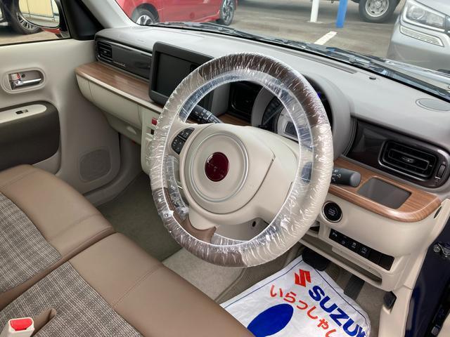 ワイドな視界を確保して、運転しやすいインパネデザインです。各種操作類は適切な位置にあり疲労を軽減します