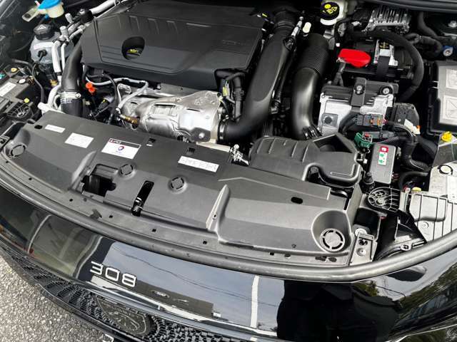 1.6Lエンジン搭載のハイブリッド！