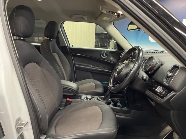 ●シートの使用感：破れ・へたりも少なく、ご覧の通りきれいな状態を維持しております。また、室内クリーニング・コーティングもご用命いただけます。