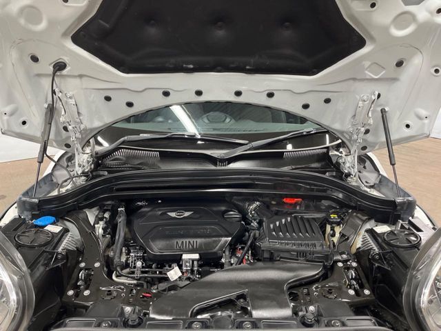 ●当店では、各メーカーの専用診断テスターを導入。国家資格を持つテクニカルスタッフも常駐しておりますので、万が一の際にも安心してご利用いただけます。