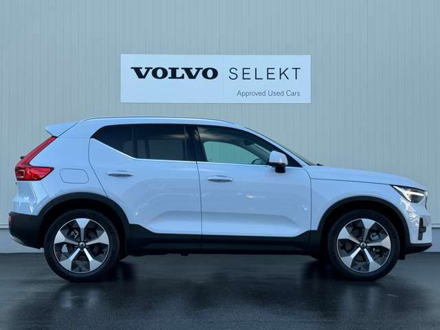 都市を駆け巡る本物のSUVとして、XC40は開発されました。スカンジナビアの独創性と都会的な雰囲気を身にまとった、都市で生活するあなたのために作られた一台です。