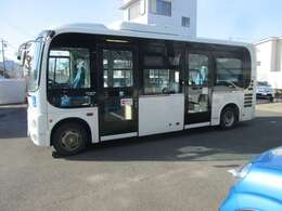 (車両重量)5810kg　(車両総重量)7515kg