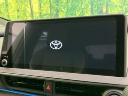 【12.3インチディスプレイオーディオ】スマートフォンと連携が可能な大画面ディスプレイオーディオです。スマートフォンのナビ機能を使用したり、Bluetooth接続で音楽もお楽しみいただけます！