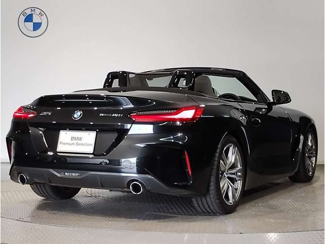 BMWのお車は、“駆け抜ける歓び”を体現しております。走行の安定性とコーナリングの良さを追求し、思い通りにハンドルの操作可能です。