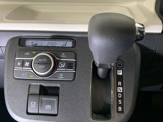 【総在庫500台】届出・登録済未使用車から中古車まで豊富なラインナップを展示中！たくさんの展示車を見て・触れて・試乗してお選び頂けます♪カーセンサー掲載車両以外にも展示しております。
