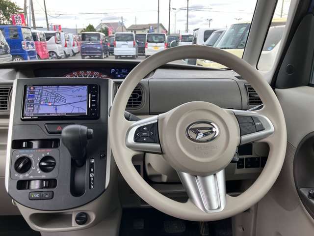 新車から未使用車、中古車の幅広い在庫台数と軽パークのカーライフアドバイザーでお客様のニーズにピッタリの一台をご提案します！