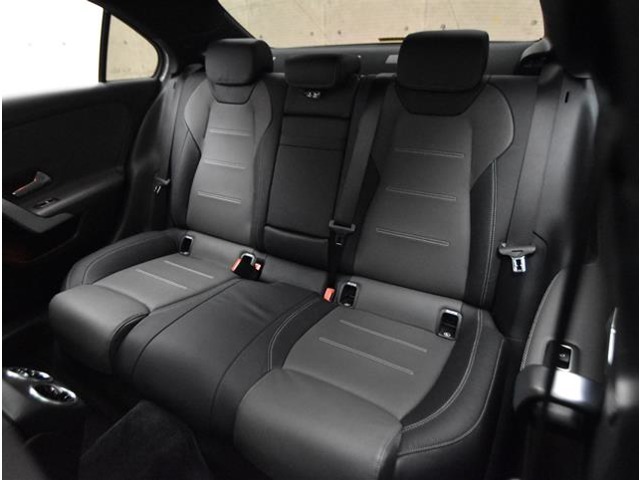 ルームクリーニング済み！車内には気になる匂いもありません。
