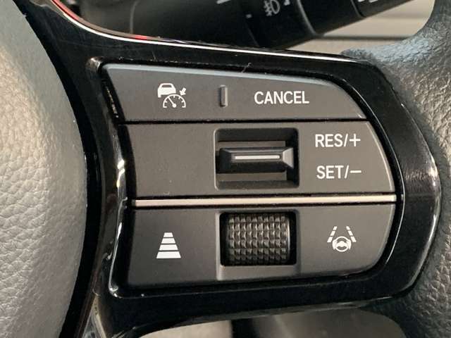 ホンダセンシング付きです！様々な安全装備と運転支援装置があなたを危険から守り運転の負担も軽減してくれます！操作は簡単ですので心配はしないで下さい。